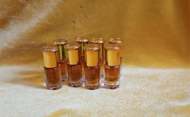 1612345873639675.jpg 進(jìn)口沉香精油清關(guān)代理