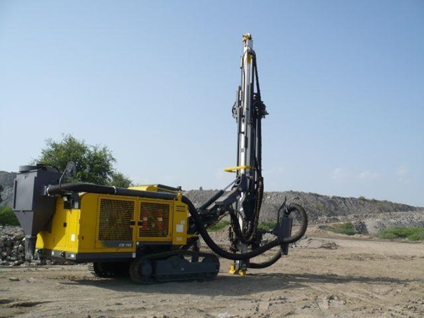 1629690142248231.jpg 進口二手鉆探機清關(guān)_副本.jpg