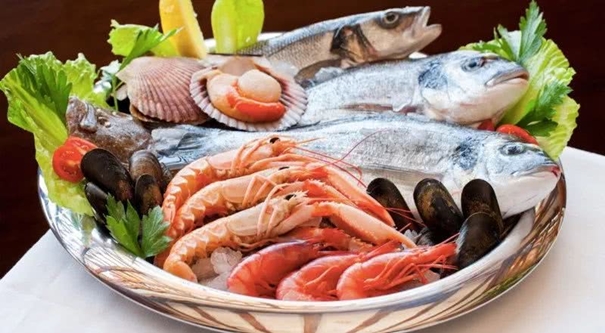 1635849223165844.jpg 非洲加納海鮮報(bào)關(guān)代理_副本.jpg