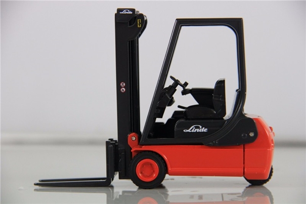 1639129567912980.jpg 叉車進(jìn)口報(bào)關(guān)清關(guān)需要多長時(shí)間_副本.jpg